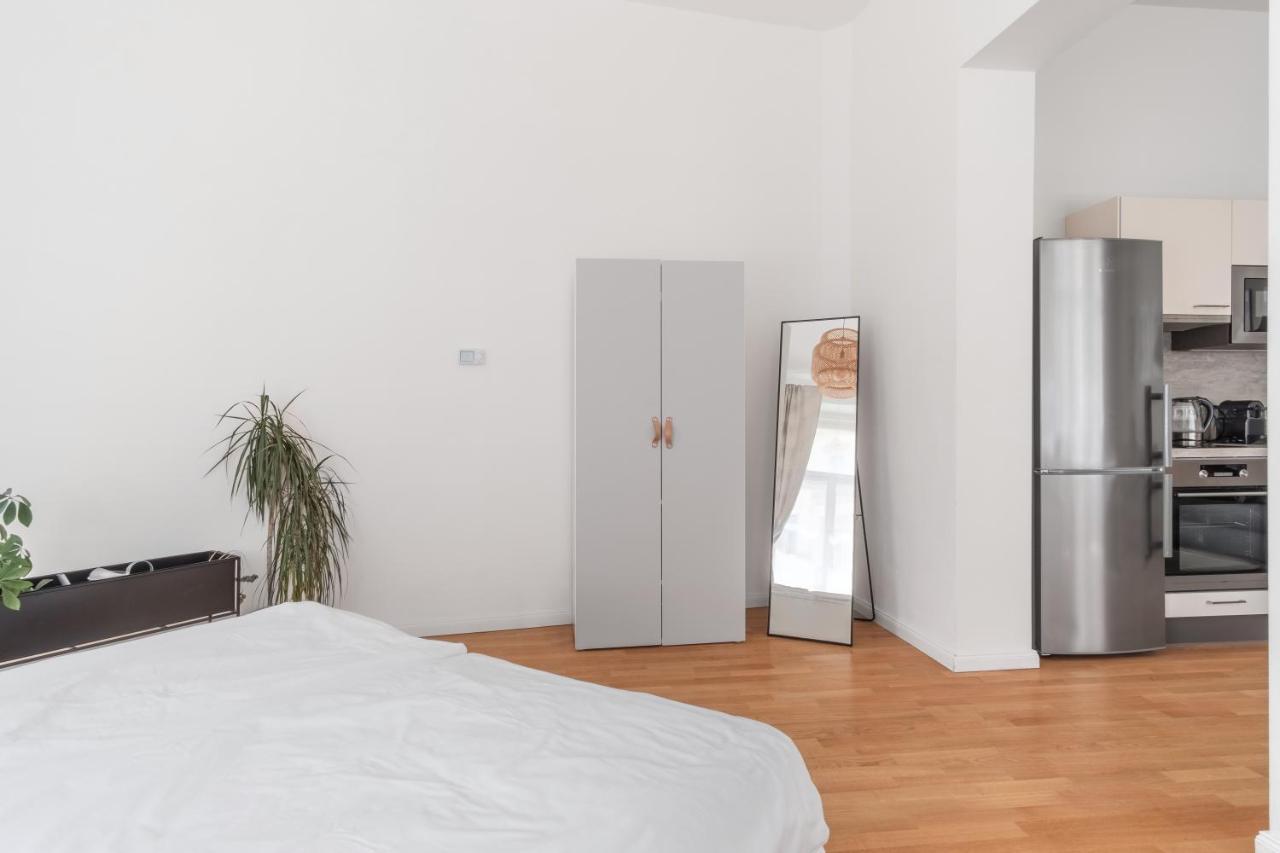 Luminous Apartment For 2 Near Wenceslas Square By Prague Days Bagian luar foto